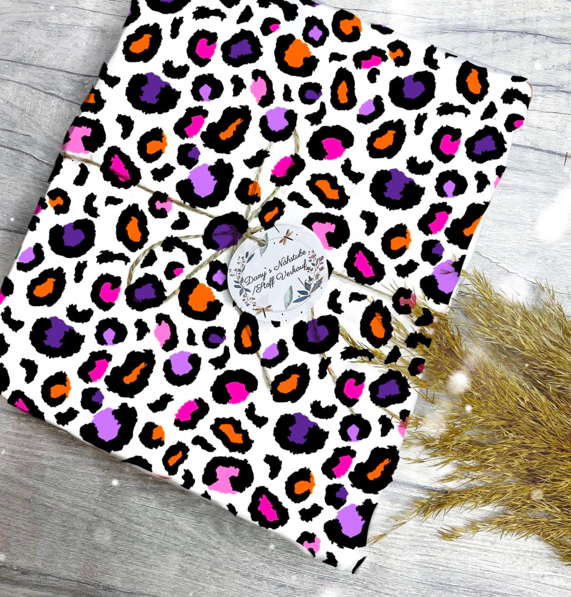 Bunter Leo auf weiß Dauervorbestellung